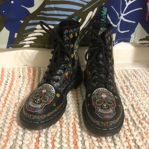 Skull 1460 Doc Martens